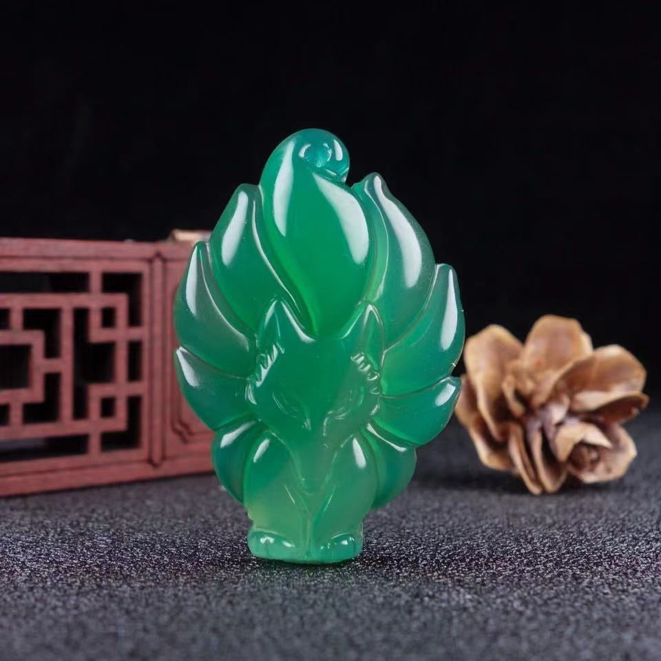 Agate Fox Pendant - Handcarved Natural Gemstone Animal Charm Jewelry