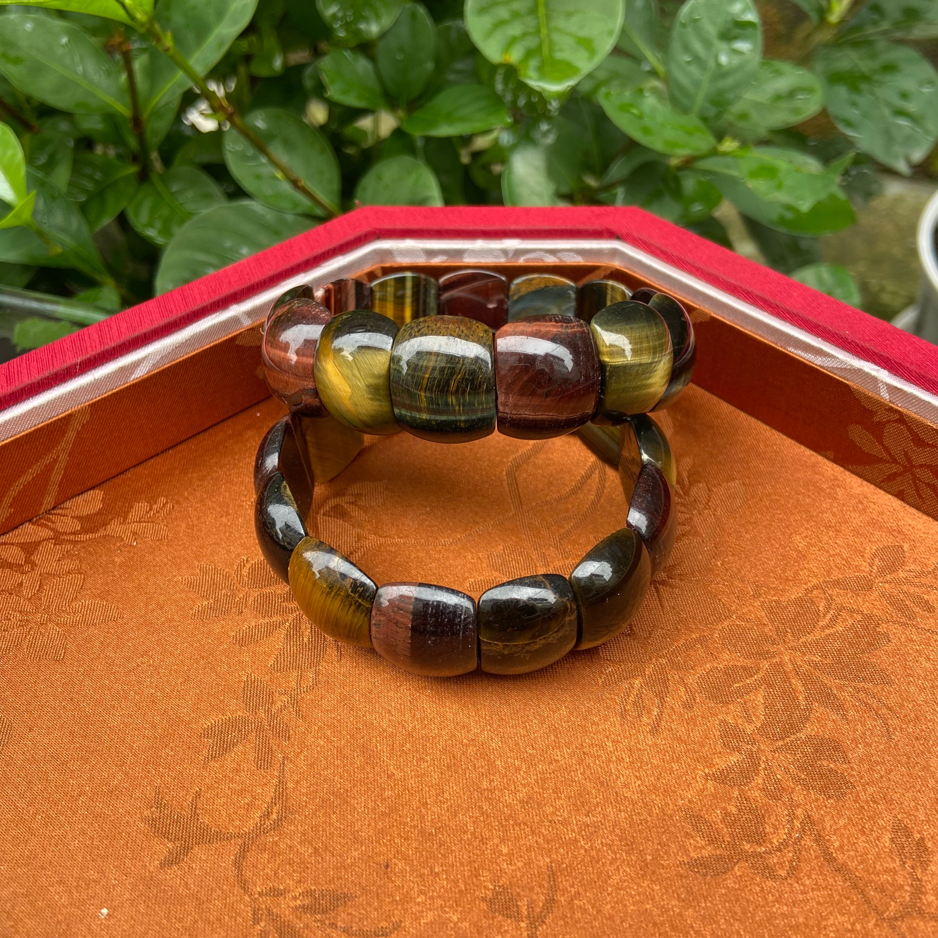 Natural Chaihu Eye Stone Bangle Bracelet - Handcrafted Gemstone Jewelry with Unique Eye-Like Patterns