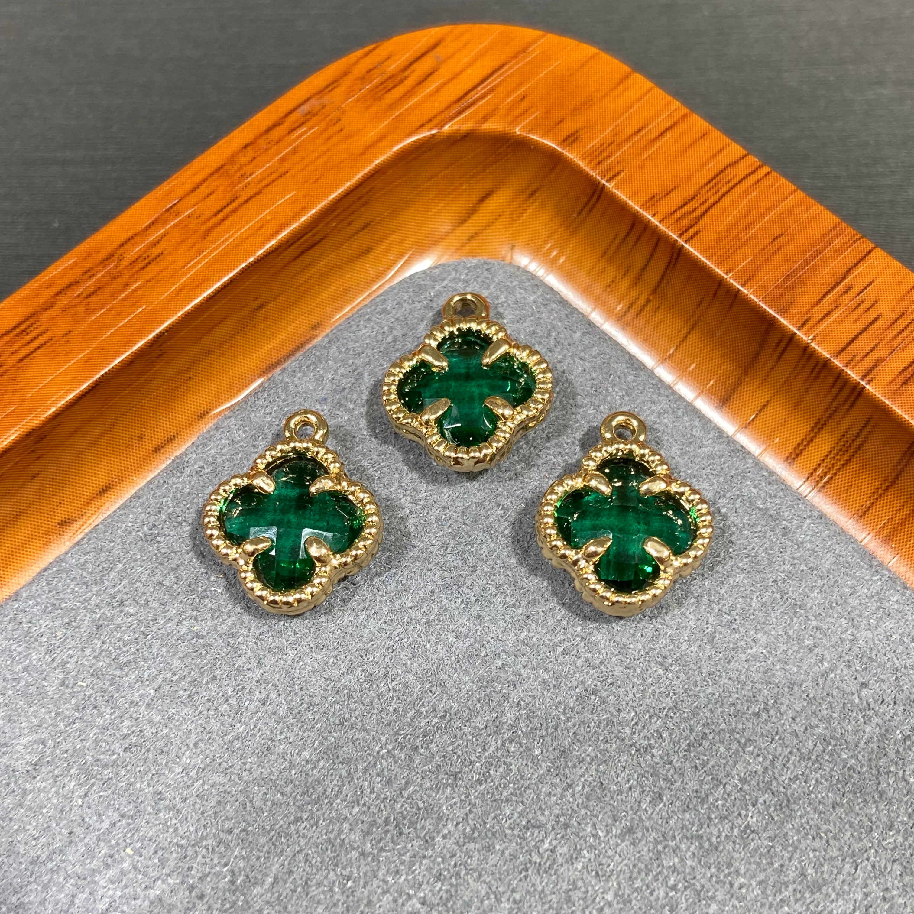 Cute Clover Accessories Set - 10 Pieces for DIY Jewelry & Bag Decoration