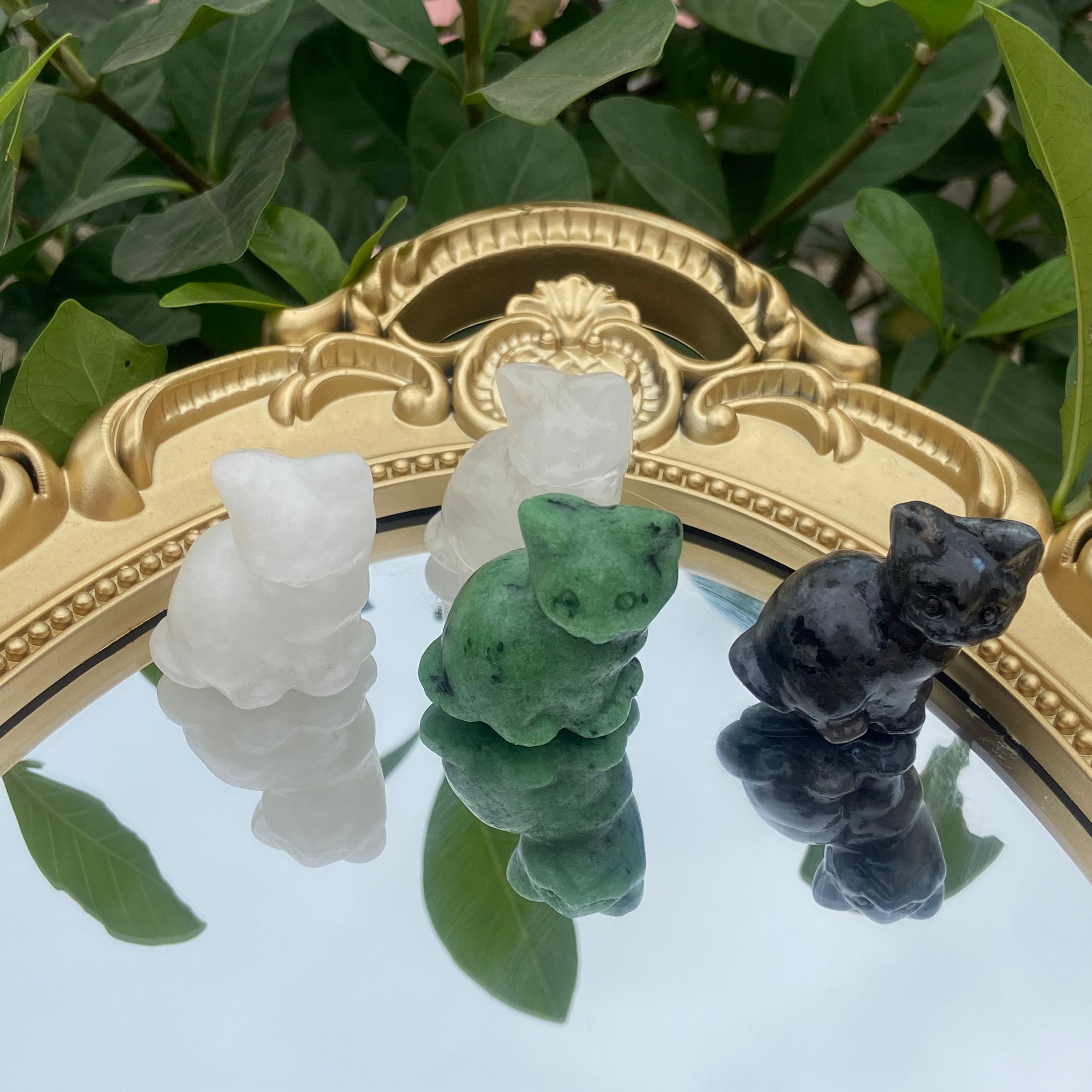 Hand-Carved Natural Crystal Cat Miniature (3cm) - Crystal Animal Statue for Collection & Gift