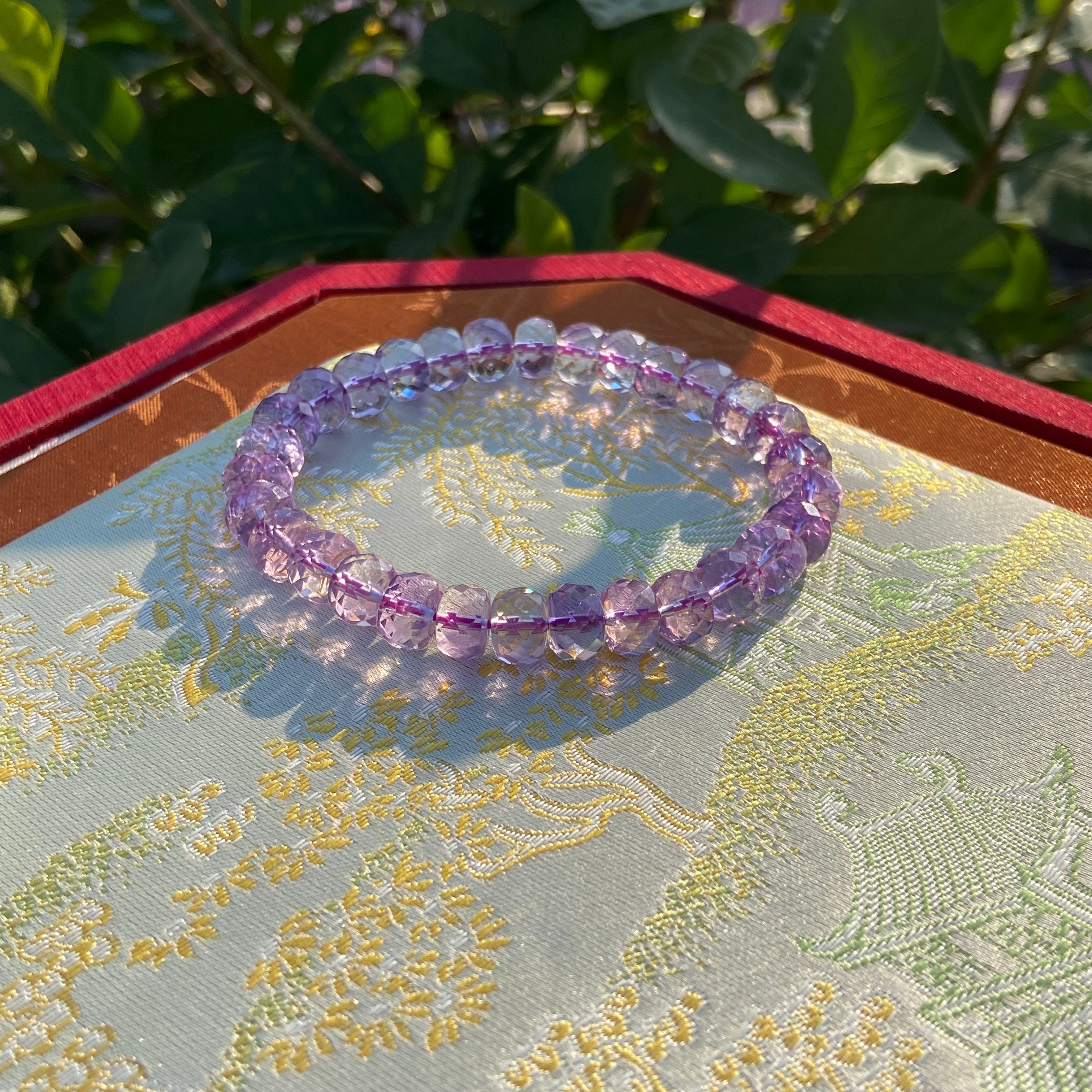 Diamond-Faceted Abacus Bead Bracelet - Natural Amethyst | Elegant Daily Accessory