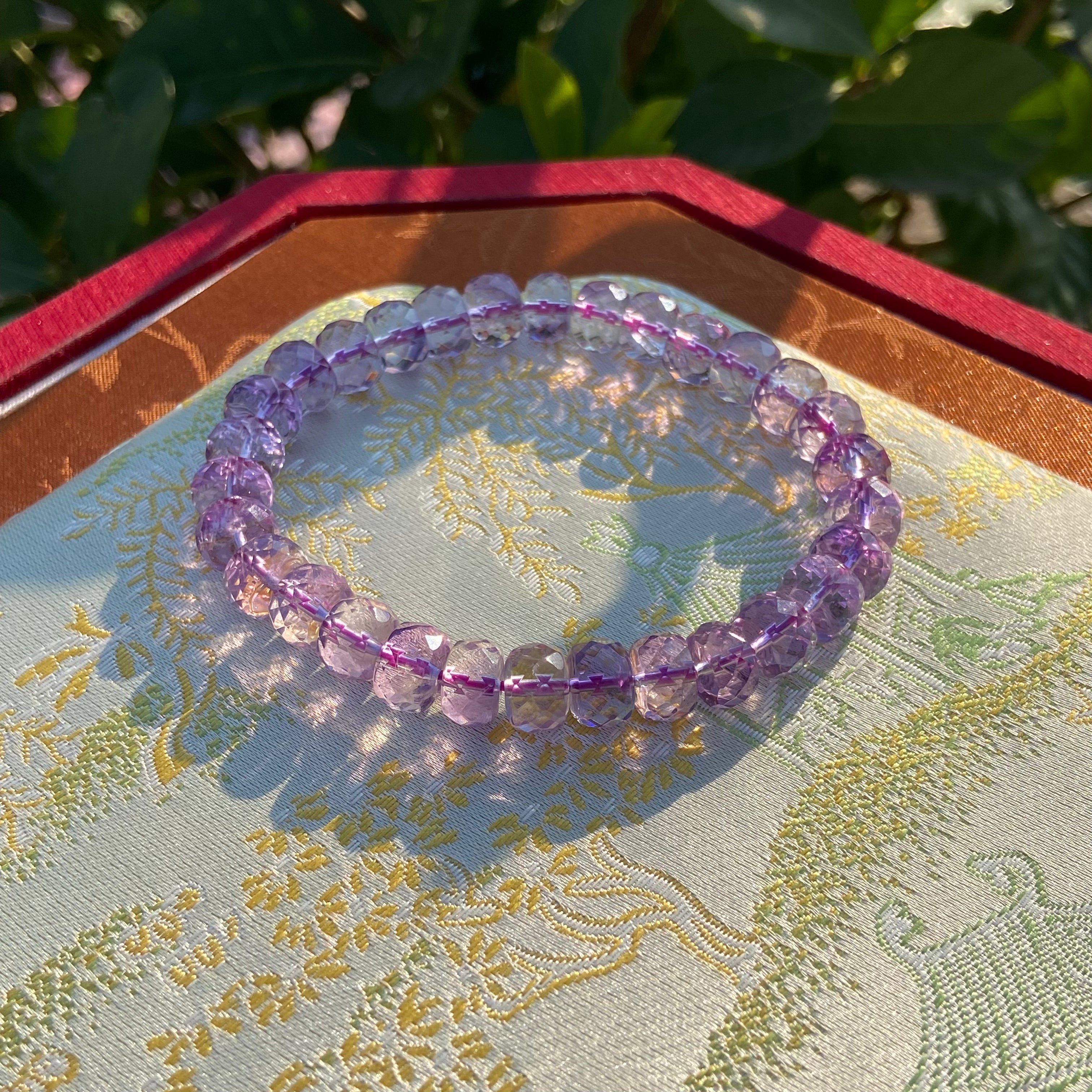 Diamond-Faceted Abacus Bead Bracelet - Natural Amethyst | Elegant Daily Accessory