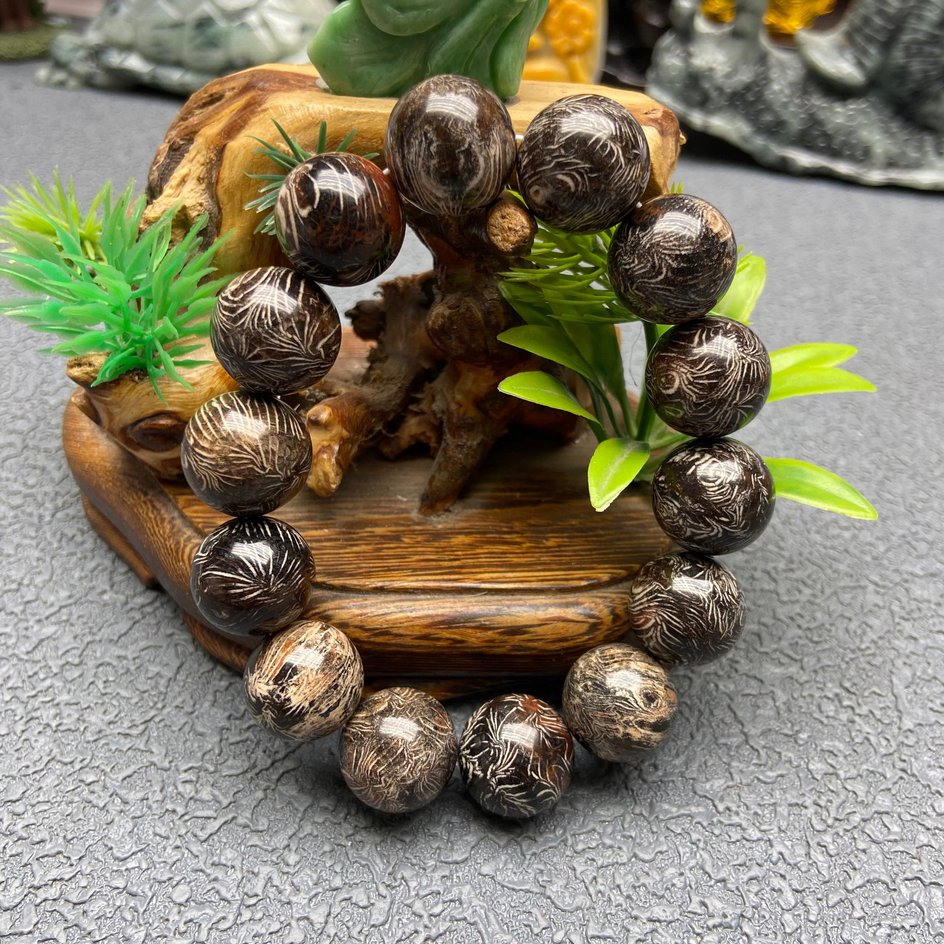 Black carol jade bracelet