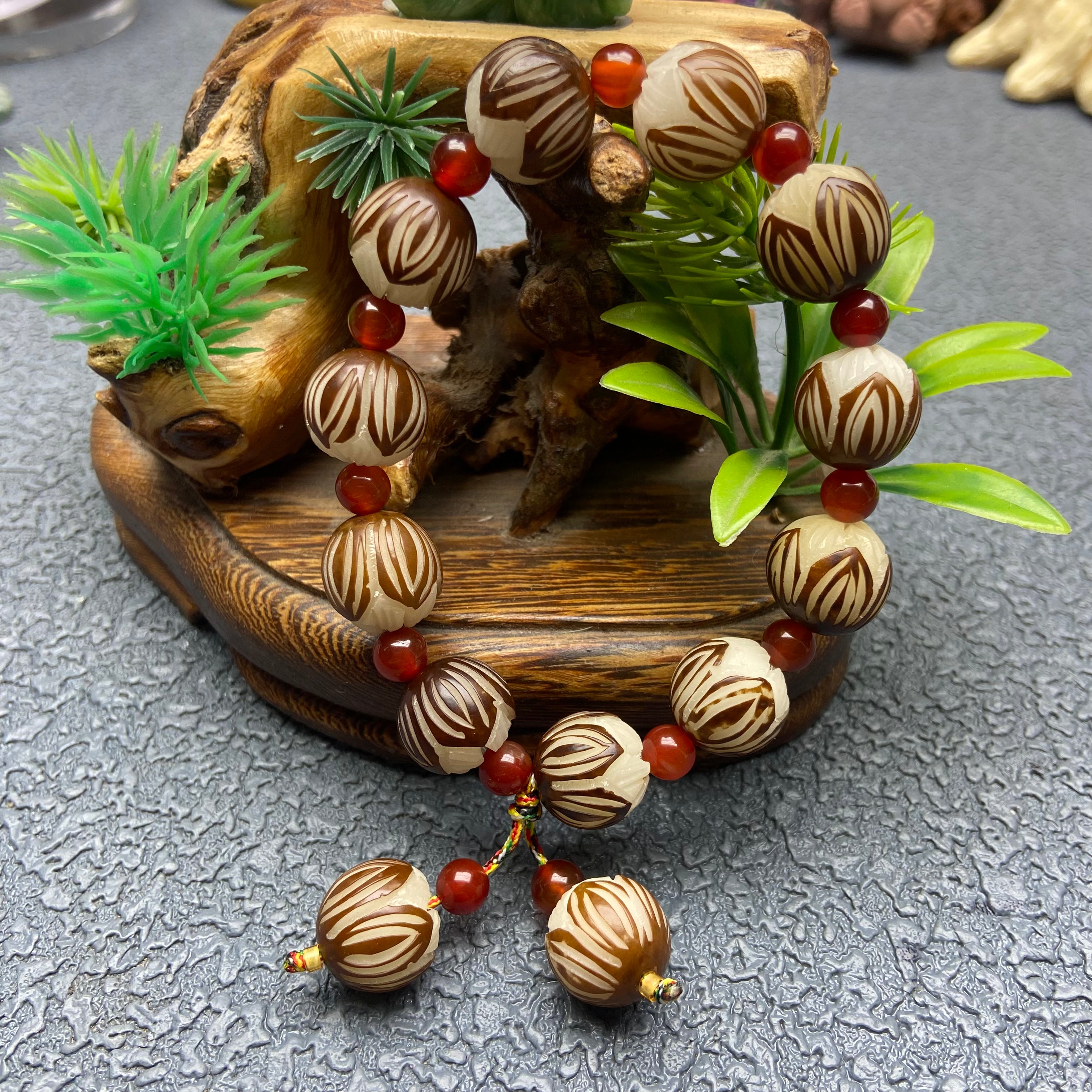 Bodhi Lotus Bracelet – Handcrafted Serenity for Mind & Style