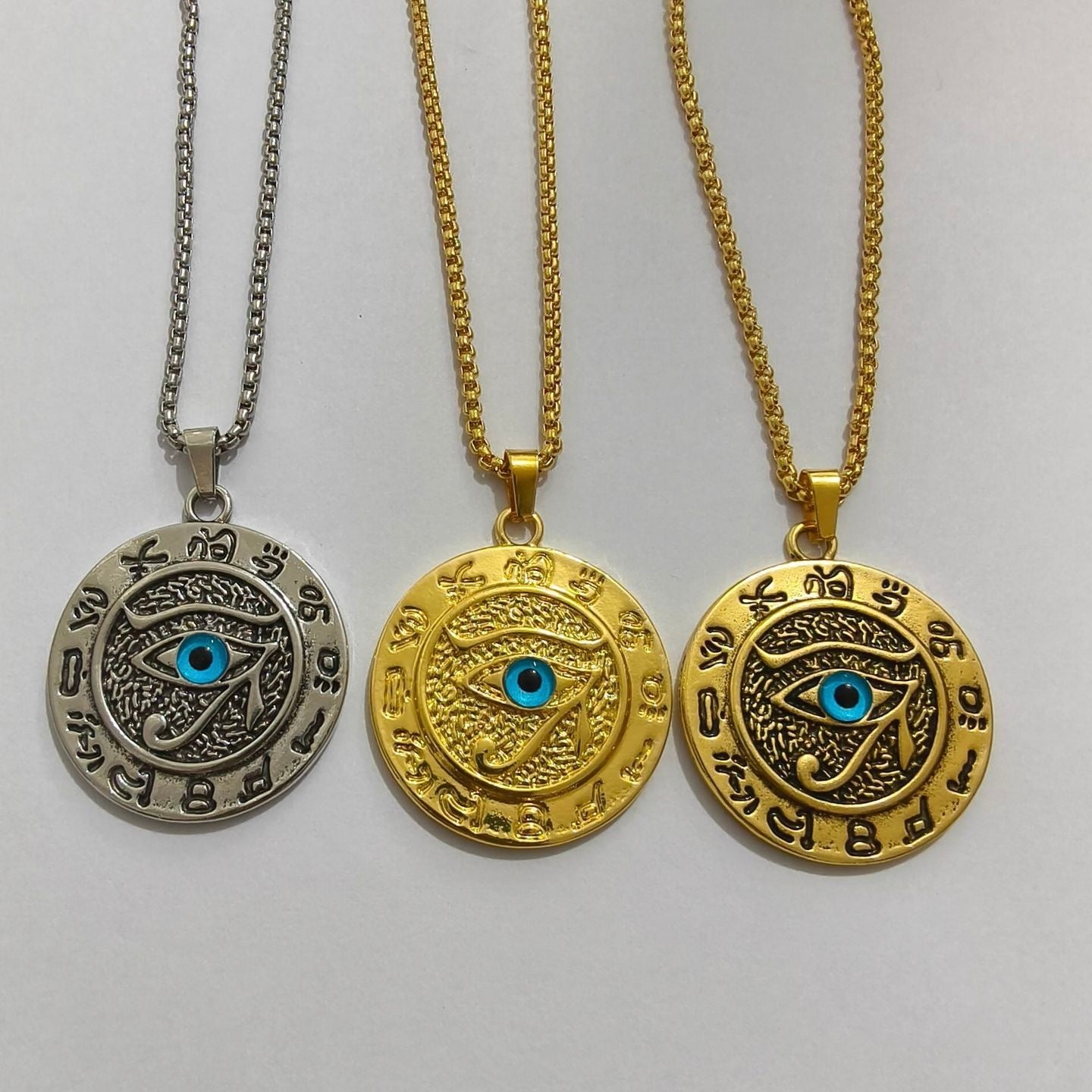 Ancient Egyptian Horus Eye pendant, fashionable, simple, personalized and trendy round plate necklace jewelry wholesale