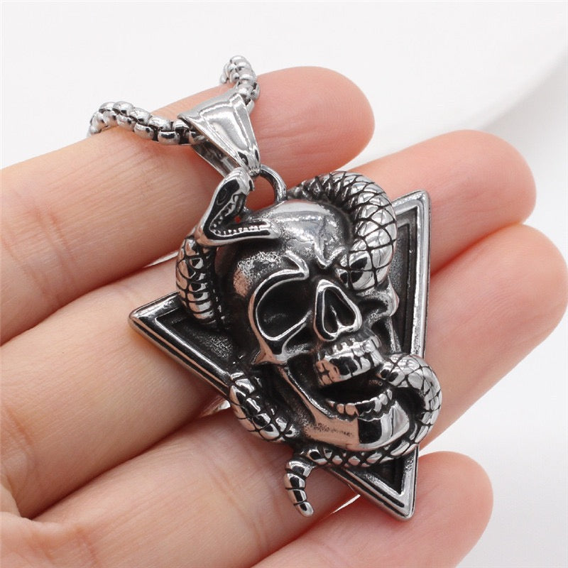 New Vintage Skull and Snake Pendant Necklace – A Bold Declaration of Hardcore Punk Style