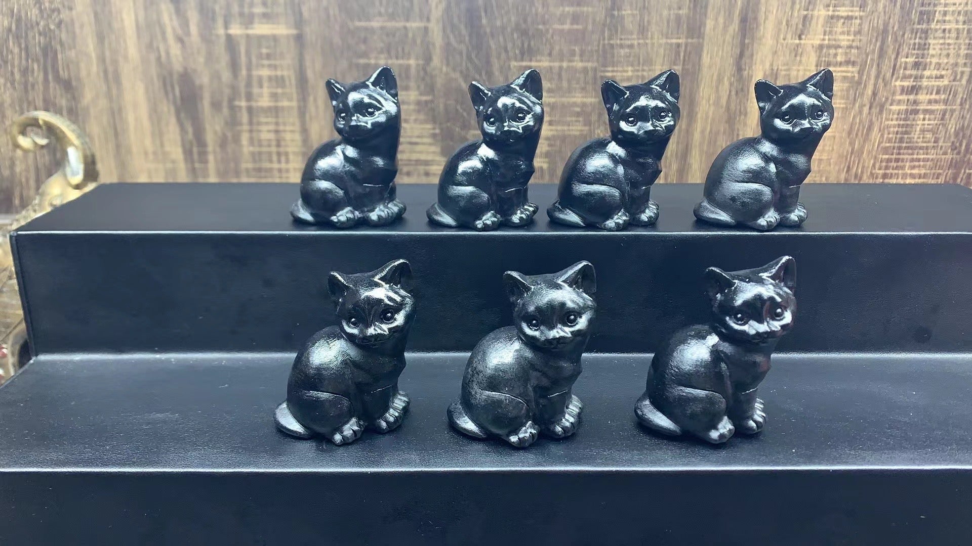 Animal dog and cat carving