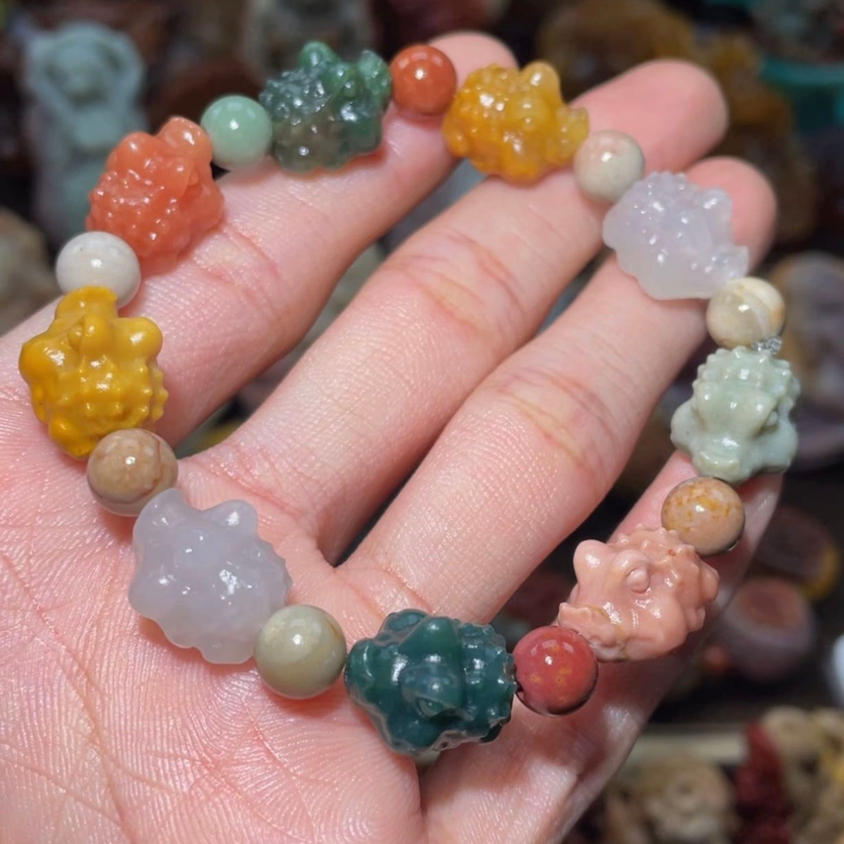 Colorfui a la shan agate carved bracelets