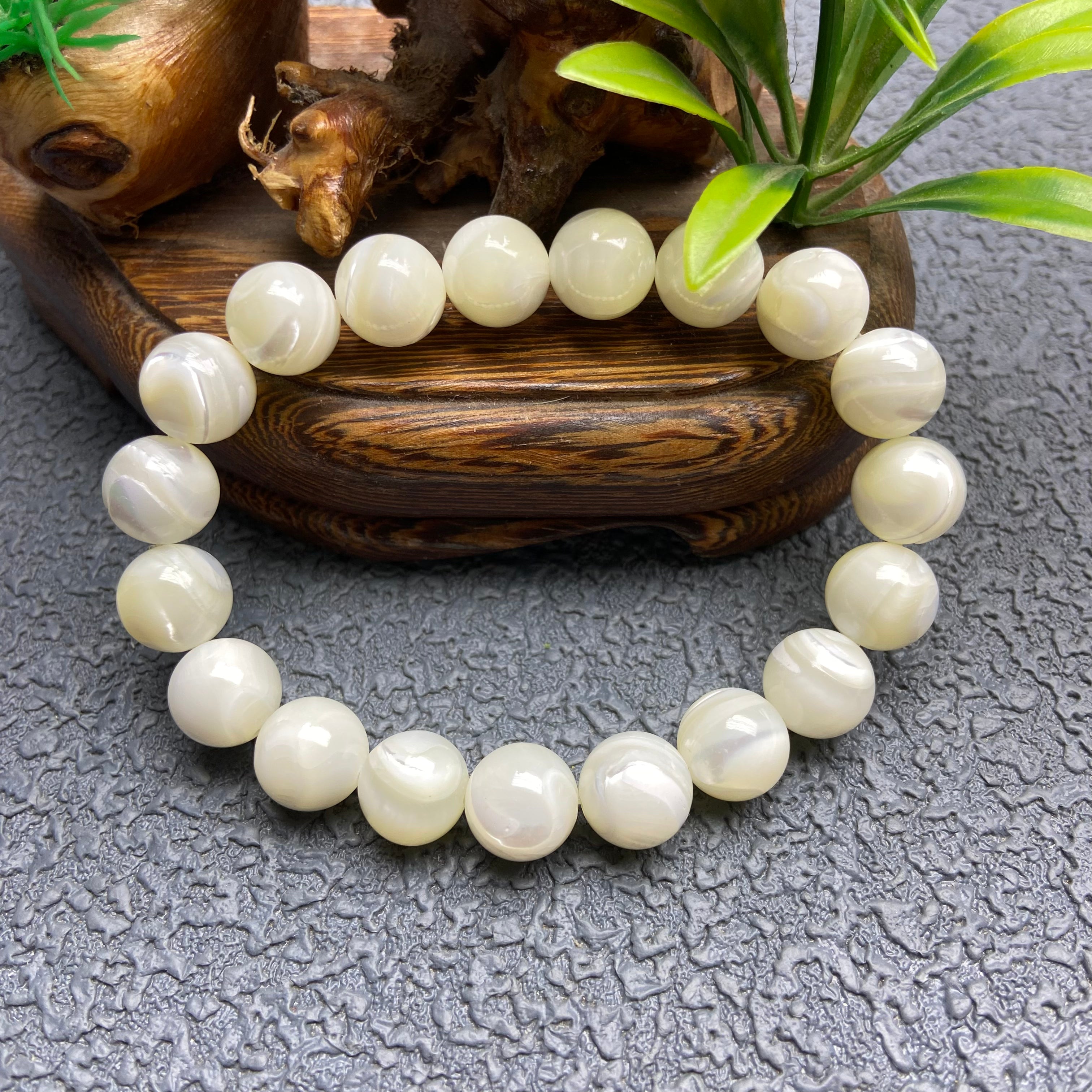 Natural White Shell Round Bead Bracelet - Handcrafted Ocean-Inspired Jewelry for Daily Wear