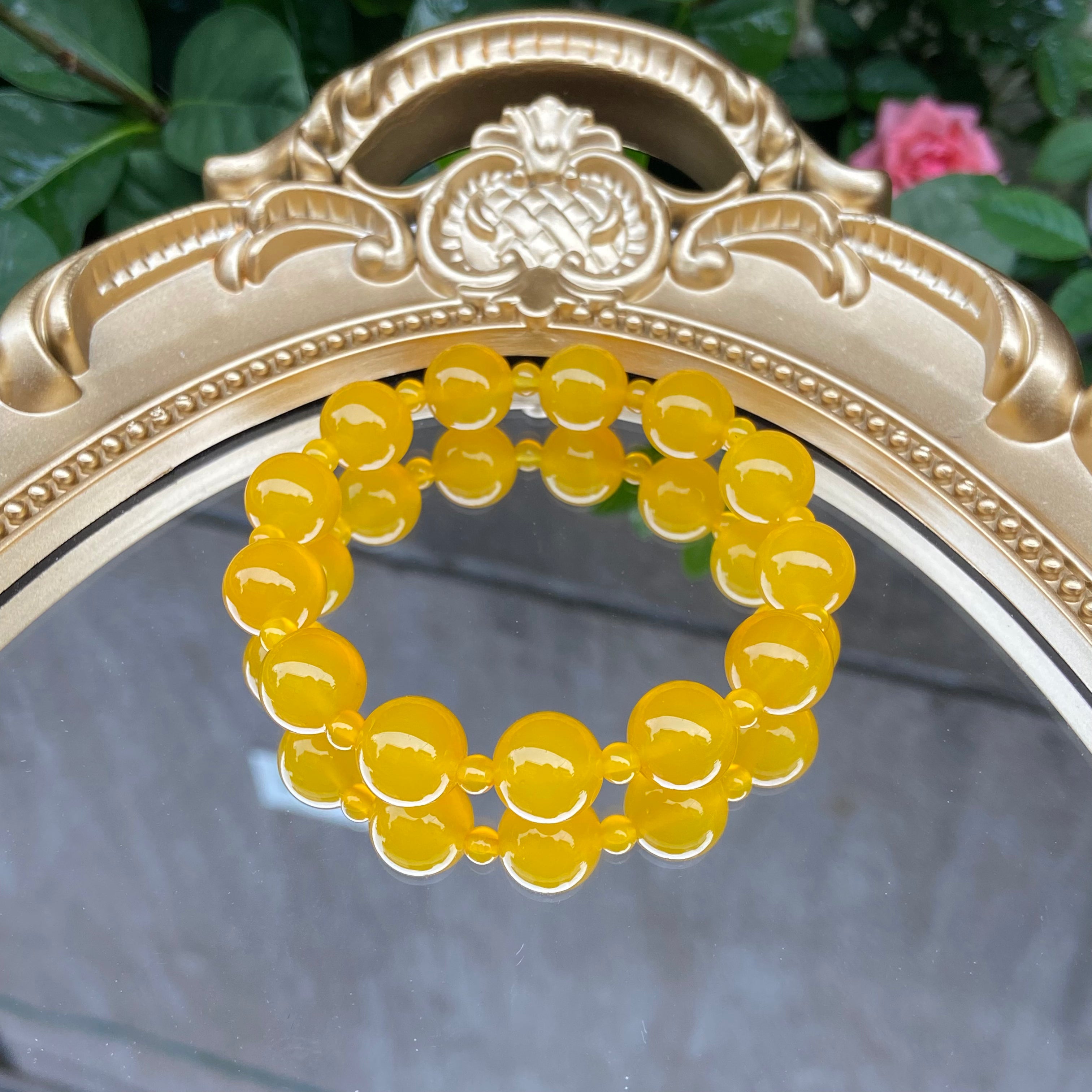 Artisan-Made Yellow Agate Bracelet (Mixed Bead Sizes) - Unique Handcrafted Piece for Cheerful Elegance