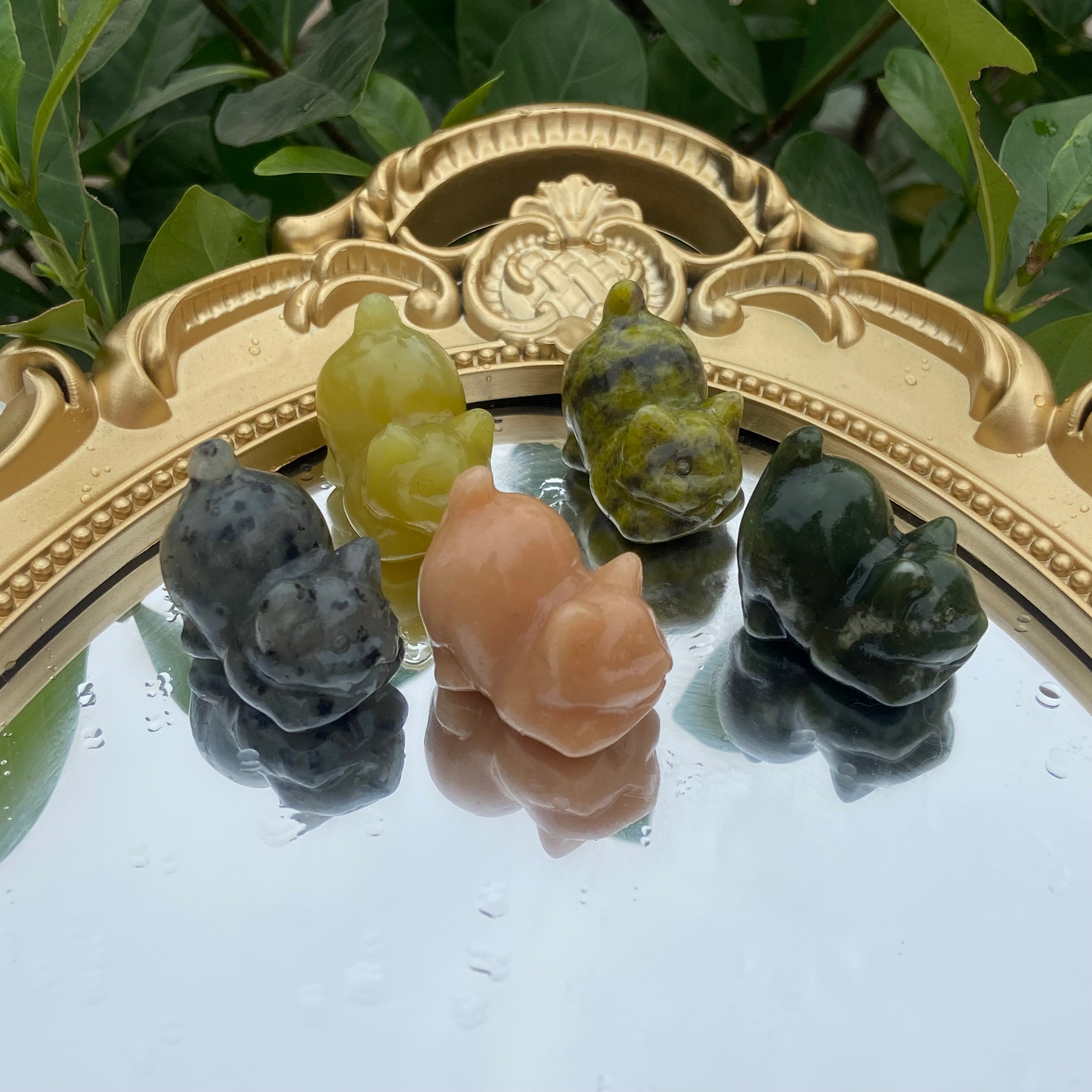 Mini Crystal Cat Figurine 3cm - Authentic Crystal Carving, Kitty Decor for Shelf & Tabletop