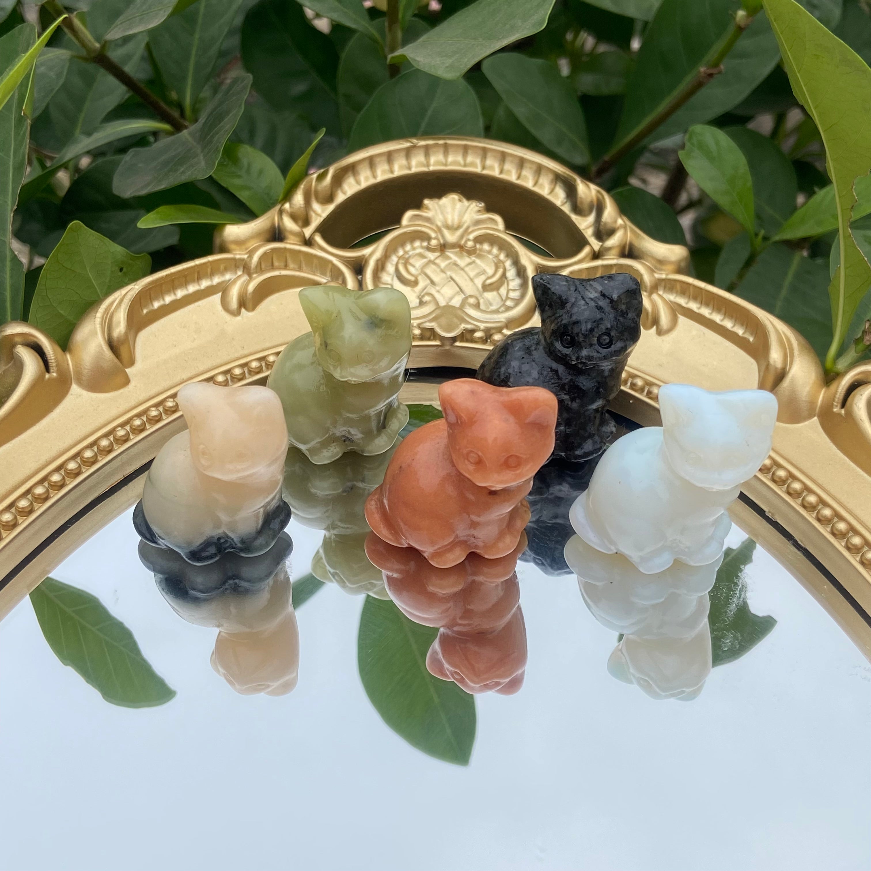 Hand-Carved Natural Crystal Cat Miniature (3cm) - Crystal Animal Statue for Collection & Gift