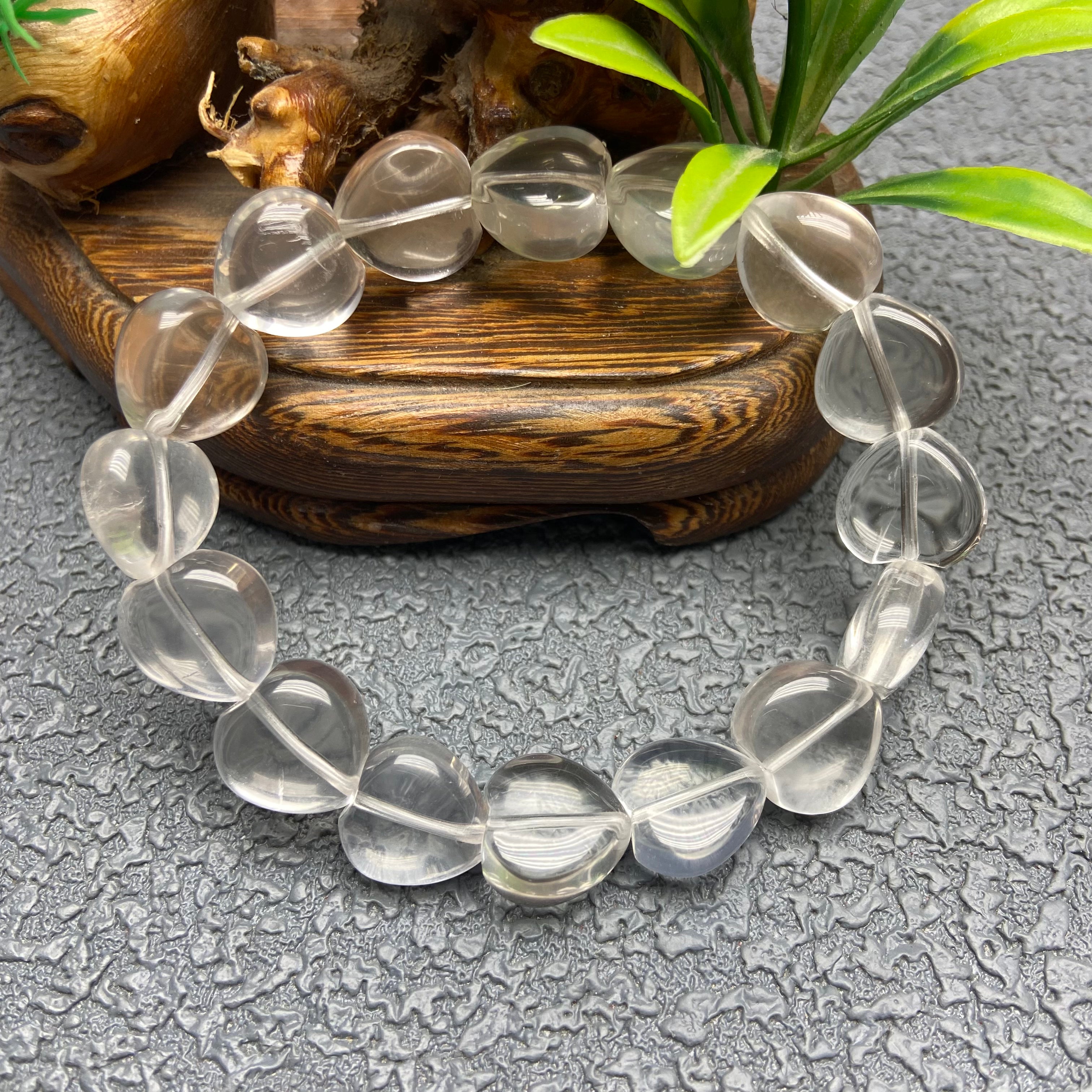 Natural Clear Quartz Heart-Shaped Bracelet, Clear as Water, Naturally Pure Crystal, Powerful Purifying Energy, Crystal Bracelet