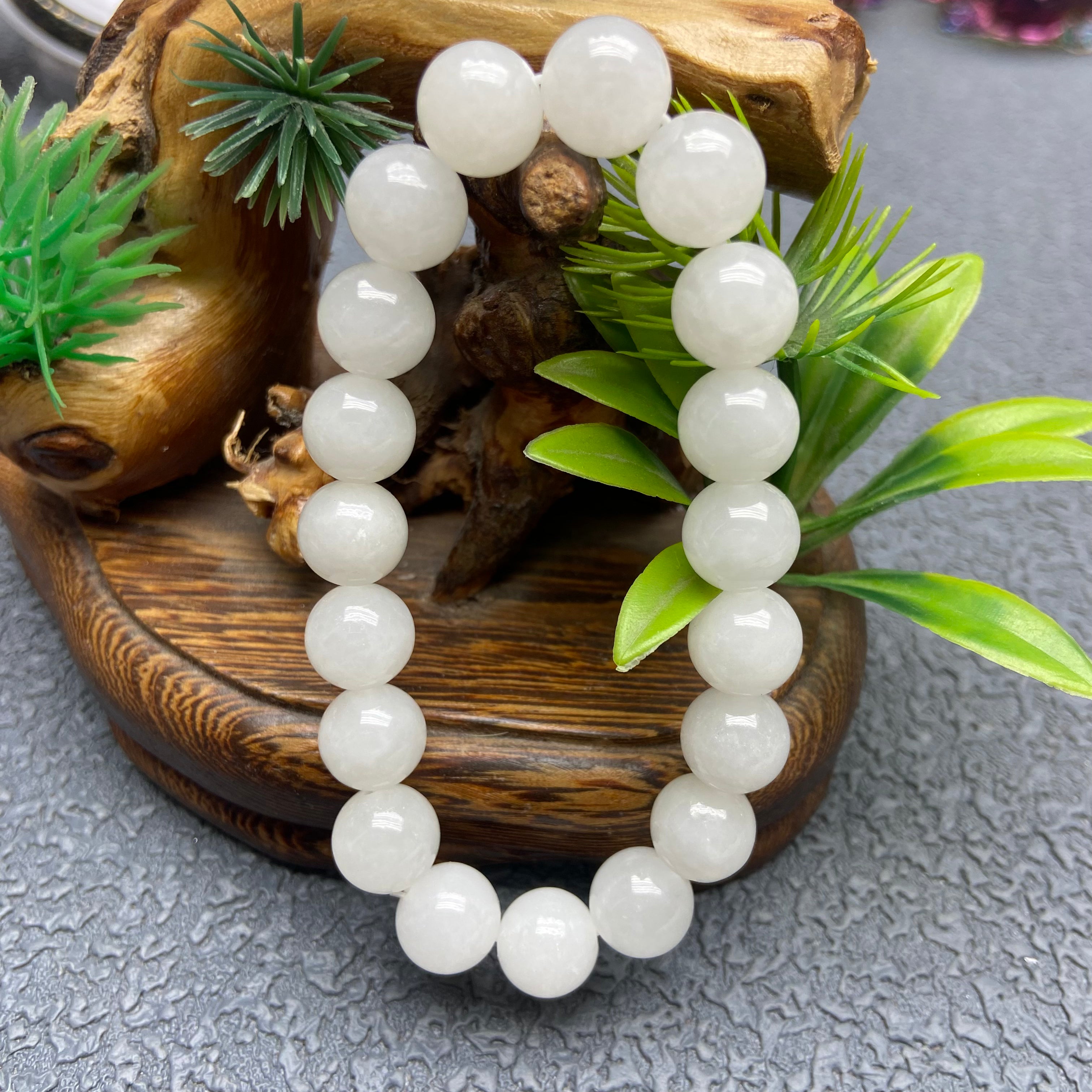 Cool Summer Vibe – Natural White Jade Bracelet, Elegant Beauty Honed by Time, Warm & Smooth Texture, Inherent Calm Temperament, Interpreting Oriental Aesthetics