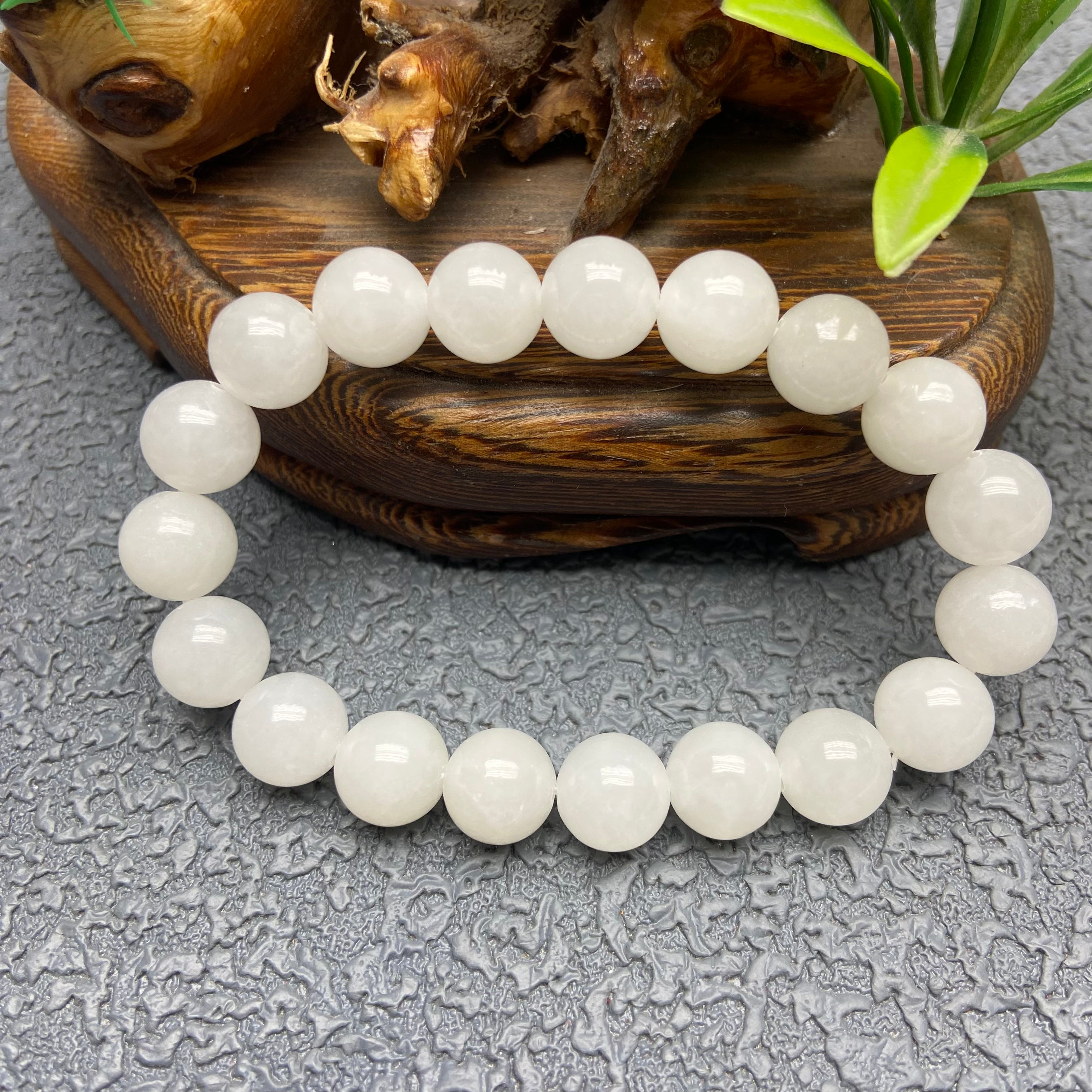 Cool Summer Vibe – Natural White Jade Bracelet, Elegant Beauty Honed by Time, Warm & Smooth Texture, Inherent Calm Temperament, Interpreting Oriental Aesthetics