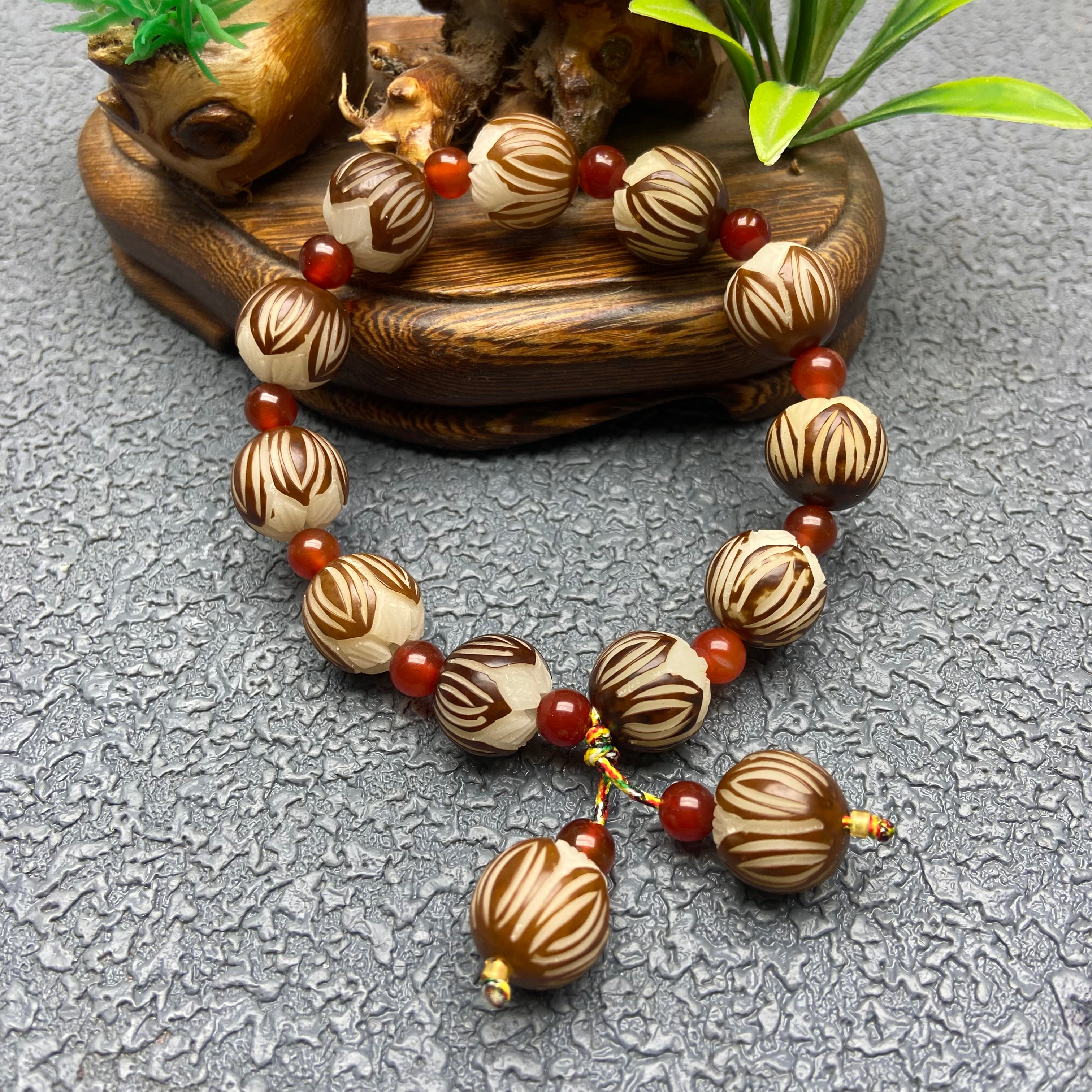 Bodhi Lotus Bracelet – Handcrafted Serenity for Mind & Style